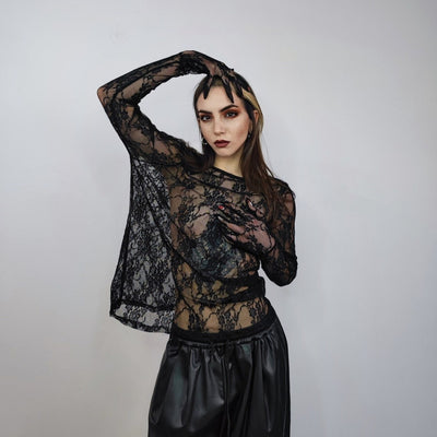 Long sleeve lace top crochet jumper sheer lace t-shirt see-through sweatshirt punk pullover transparent party t-shirt catwalk tee in black