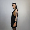 Chain attachment sleeveless top silky tank top crew neck high fashion t-shirt necklace attachment vest glam rock jumper in black