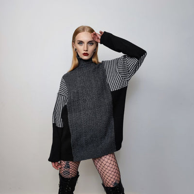 Grunge turtleneck hound-tooth sweater contrast stitching edgy jumper oversize knitted top raised neck sweat cable knitwear pullover in grey