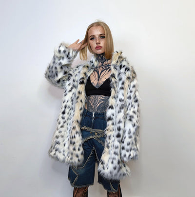 Mid length faux fur jacket fluffy spot print bomber festival leopard varsity aviator fleece coat high fashion cheetah duffle coat off white